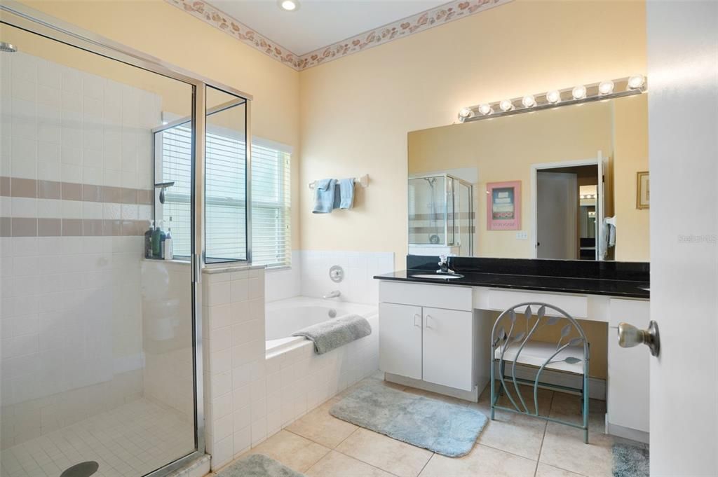 待售: $899,000 (4 贝兹, 2 浴室, 2267 平方英尺)