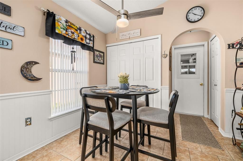 For Sale: $355,000 (3 beds, 2 baths, 1632 Square Feet)