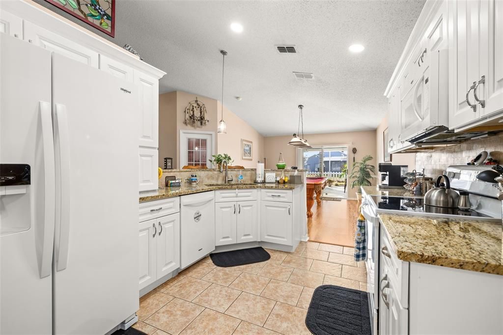 For Sale: $355,000 (3 beds, 2 baths, 1632 Square Feet)