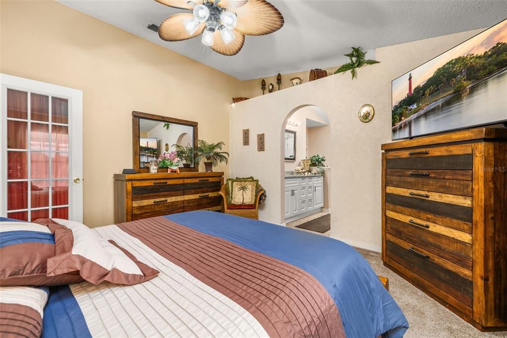 For Sale: $355,000 (3 beds, 2 baths, 1632 Square Feet)