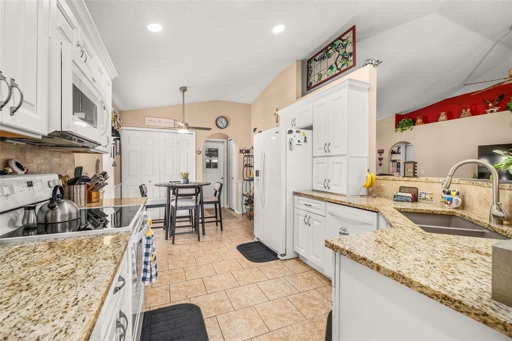 For Sale: $355,000 (3 beds, 2 baths, 1632 Square Feet)