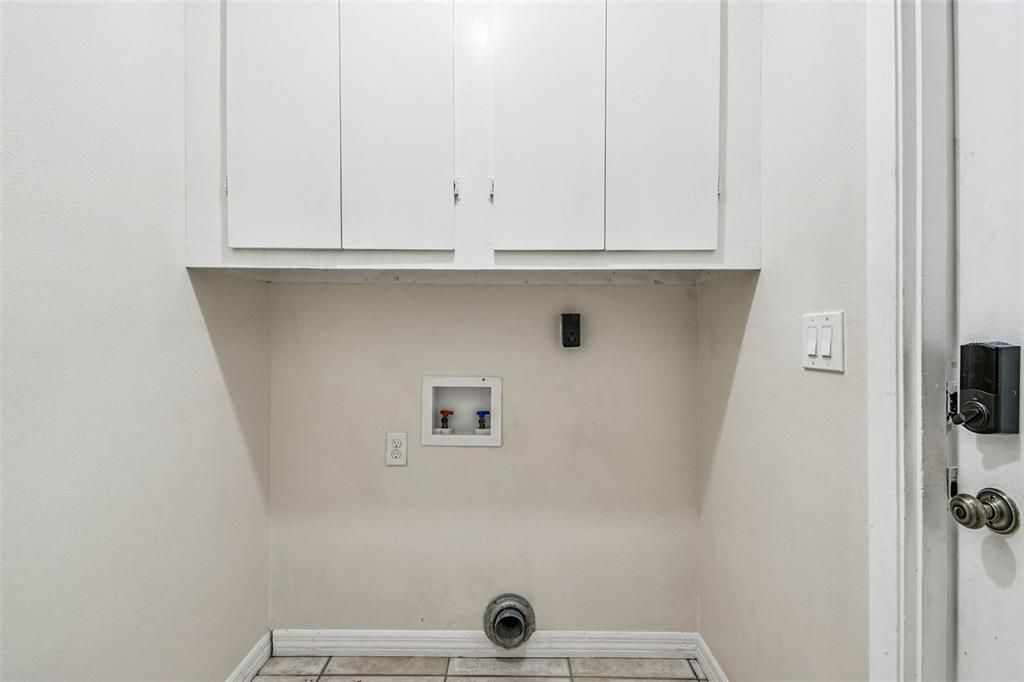 出租: $3,500 (5 贝兹, 3 浴室, 3030 平方英尺)