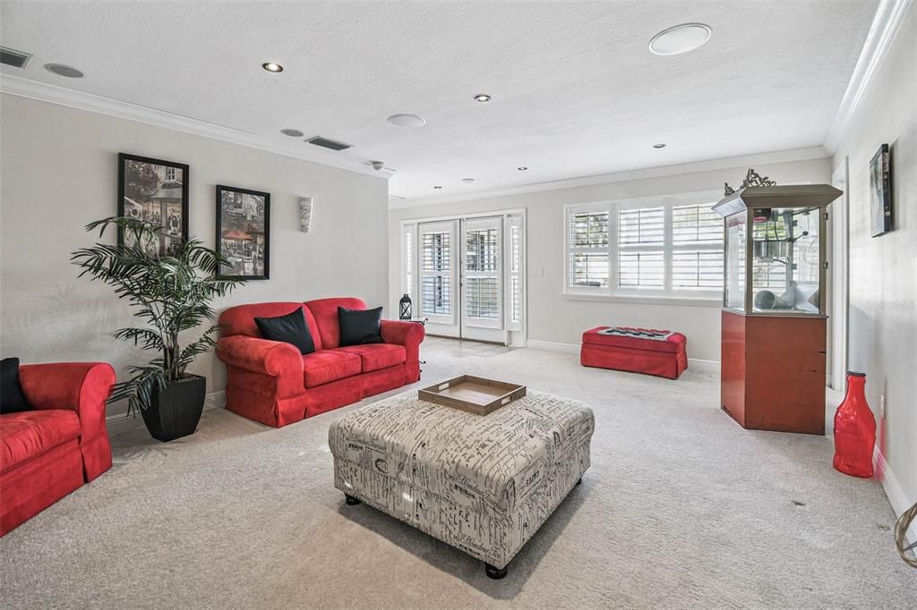 出租: $3,500 (5 贝兹, 3 浴室, 3030 平方英尺)