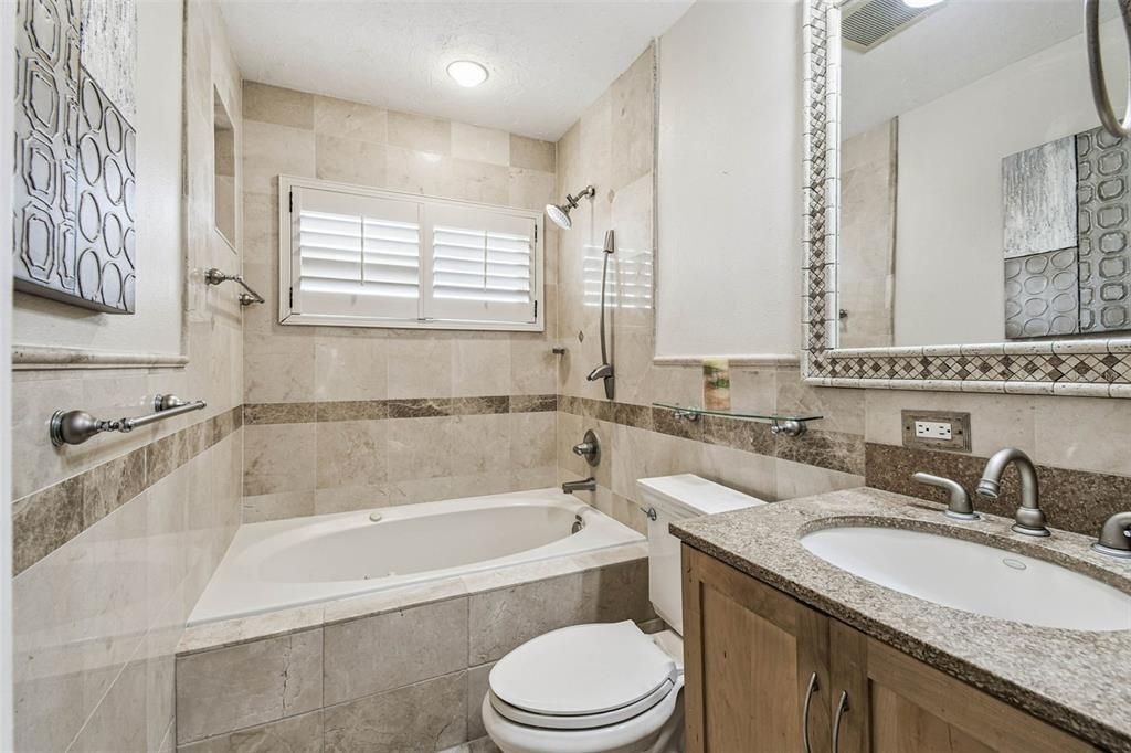 出租: $3,500 (5 贝兹, 3 浴室, 3030 平方英尺)