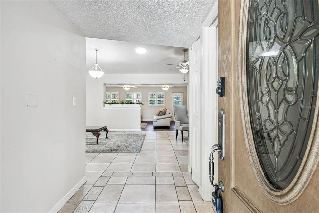 出租: $3,500 (5 贝兹, 3 浴室, 3030 平方英尺)