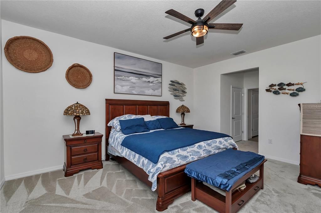 For Sale: $335,000 (4 beds, 2 baths, 2040 Square Feet)