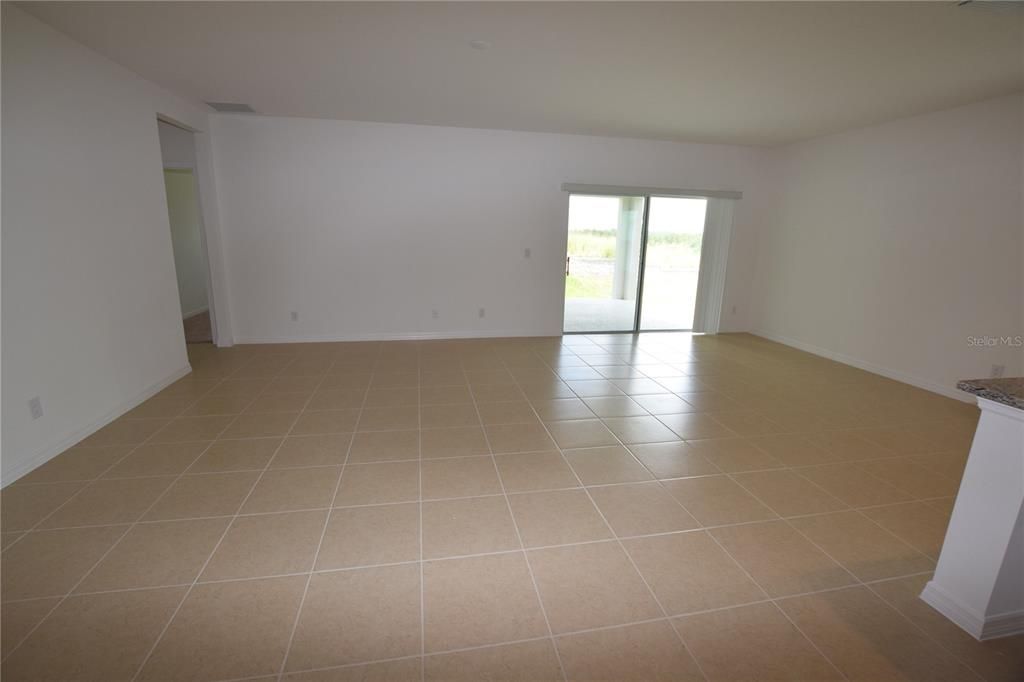 For Rent: $2,350 (4 beds, 3 baths, 2098 Square Feet)