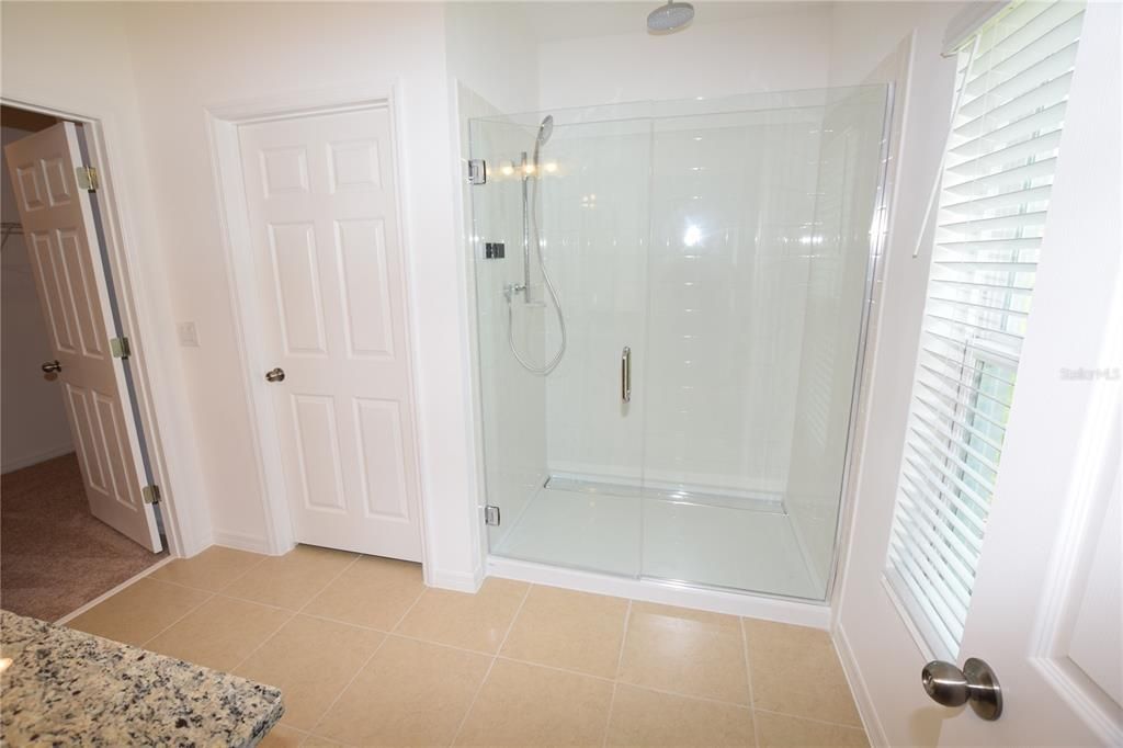 For Rent: $2,350 (4 beds, 3 baths, 2098 Square Feet)