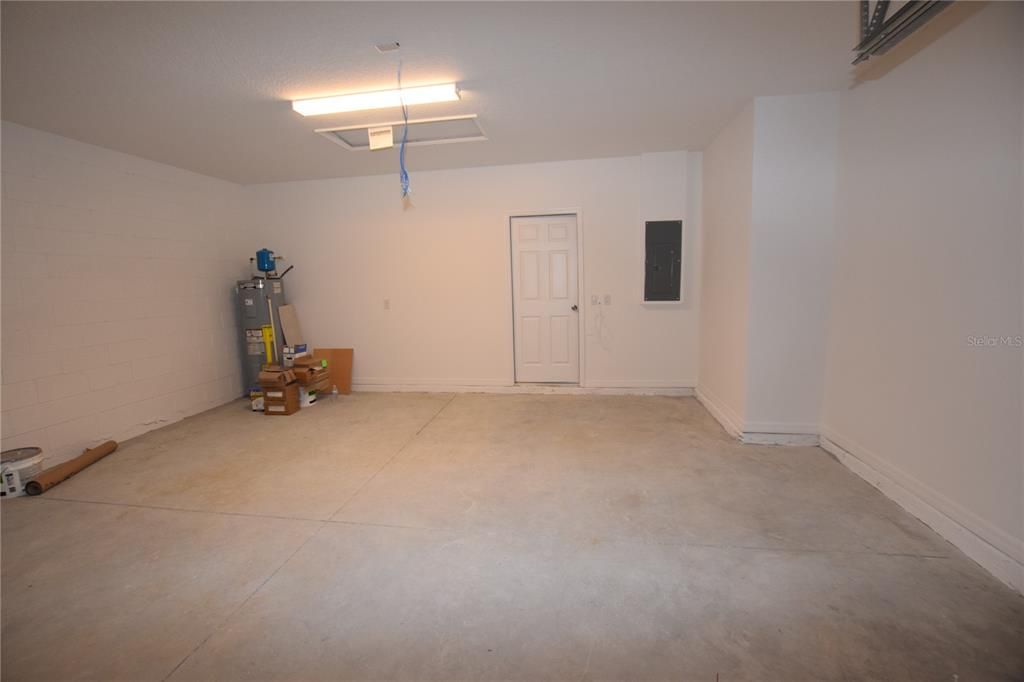 For Rent: $2,350 (4 beds, 3 baths, 2098 Square Feet)