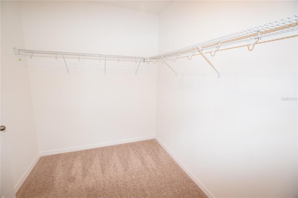 For Rent: $2,350 (4 beds, 3 baths, 2098 Square Feet)