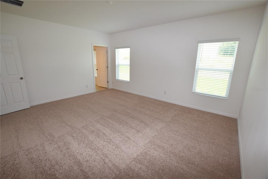 For Rent: $2,350 (4 beds, 3 baths, 2098 Square Feet)