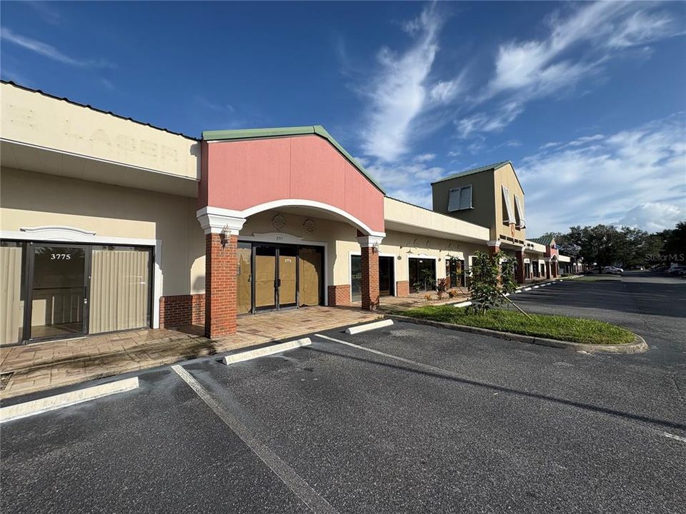 На продажу: $18,024 (0 спален, 0 ванн, 1202 Квадратных фут)