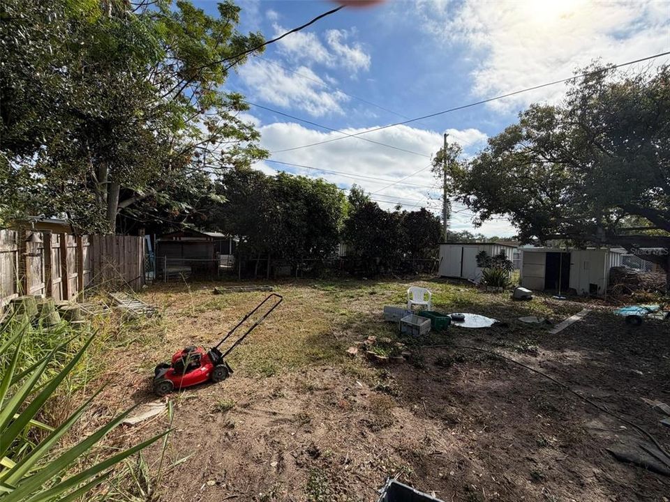 For Sale: $199,000 (2 beds, 1 baths, 816 Square Feet)