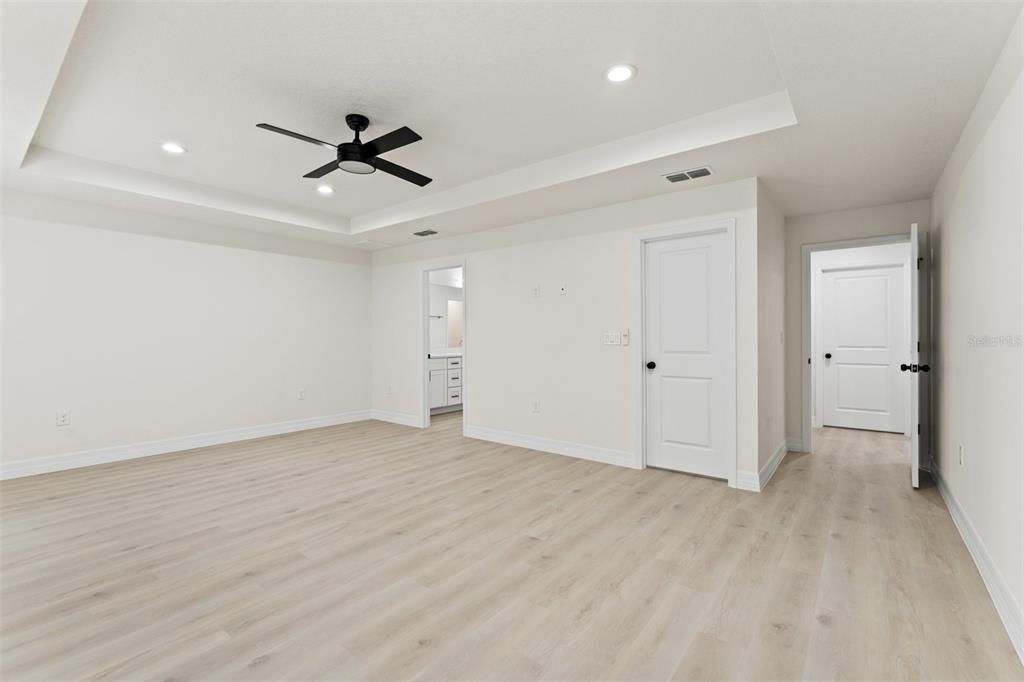 For Sale: $449,000 (3 beds, 2 baths, 1910 Square Feet)