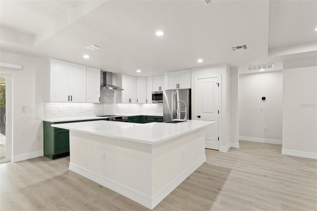 For Sale: $449,000 (3 beds, 2 baths, 1910 Square Feet)