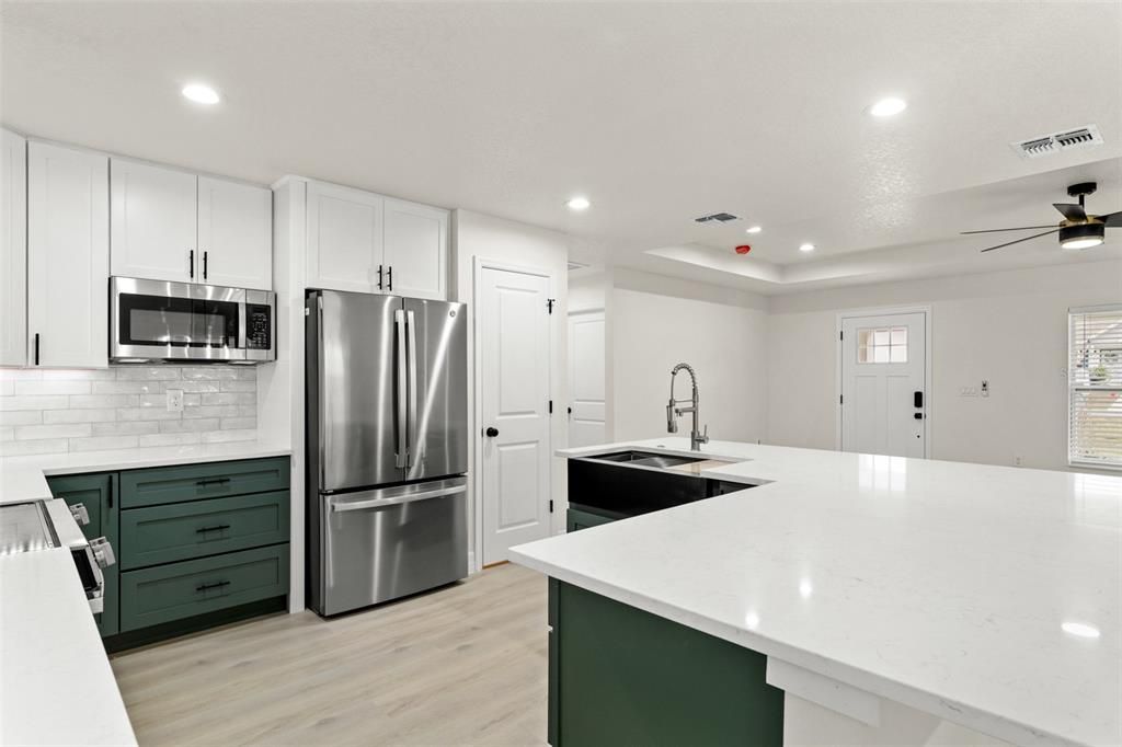 For Sale: $449,000 (3 beds, 2 baths, 1910 Square Feet)