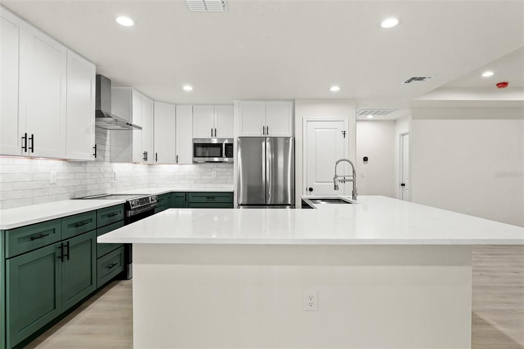 For Sale: $449,000 (3 beds, 2 baths, 1910 Square Feet)