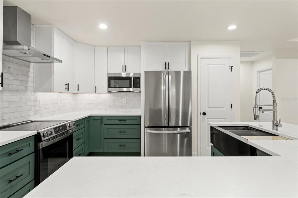 For Sale: $449,000 (3 beds, 2 baths, 1910 Square Feet)