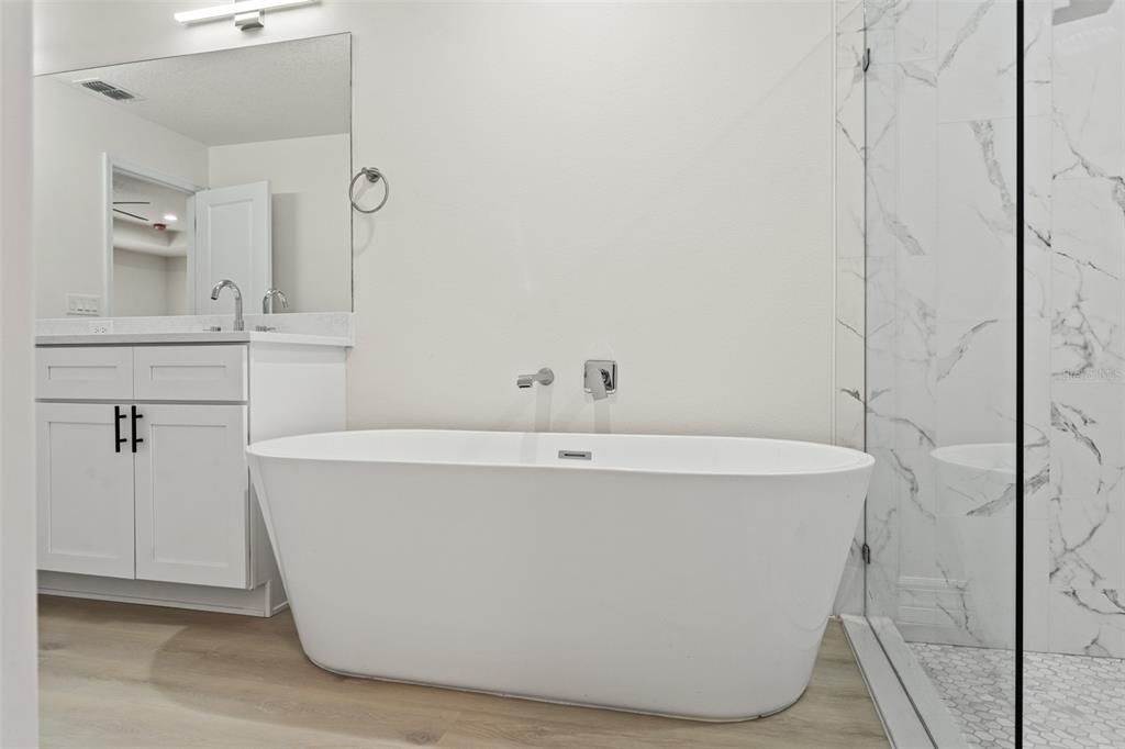 For Sale: $449,000 (3 beds, 2 baths, 1910 Square Feet)