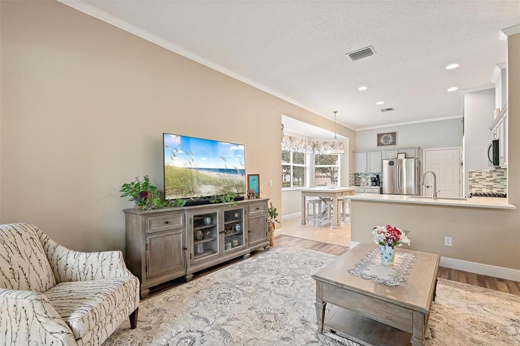 For Sale: $385,000 (3 beds, 2 baths, 1820 Square Feet)