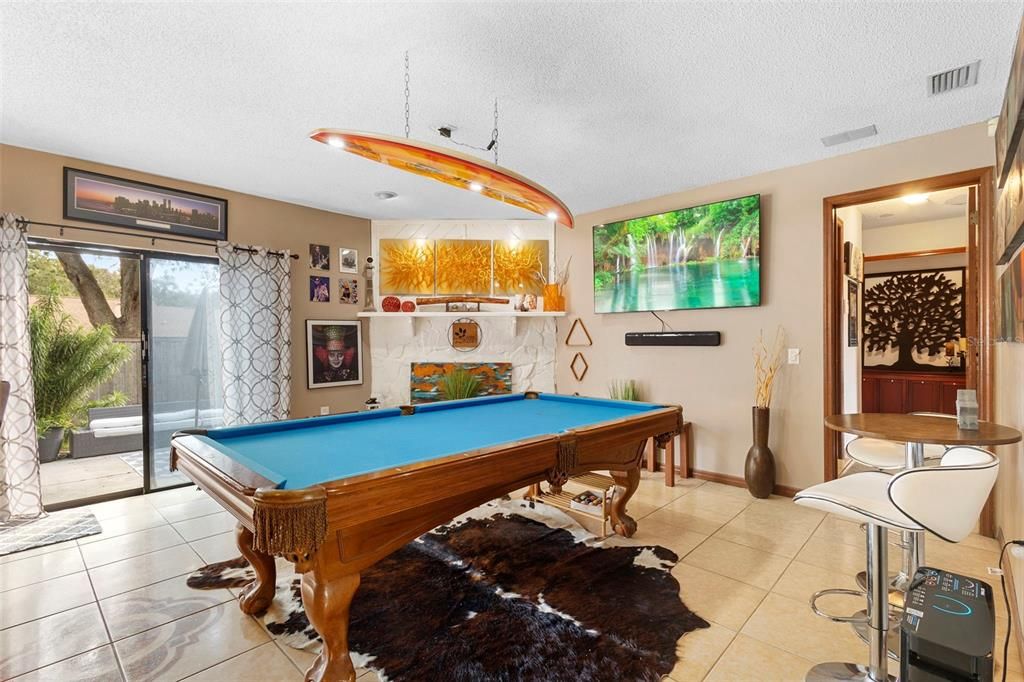 На продажу: $429,900 (4 спален, 2 ванн, 1994 Квадратных фут)