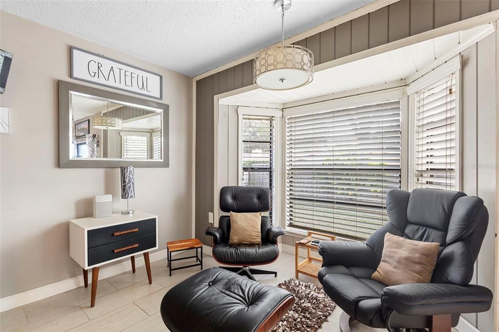 На продажу: $429,900 (4 спален, 2 ванн, 1994 Квадратных фут)