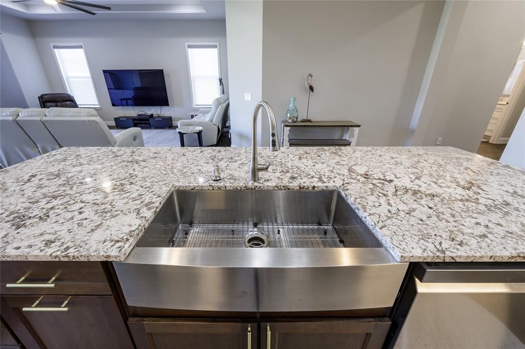 На продажу: $675,000 (3 спален, 2 ванн, 2589 Квадратных фут)