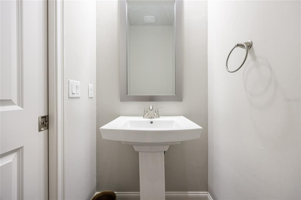 На продажу: $675,000 (3 спален, 2 ванн, 2589 Квадратных фут)