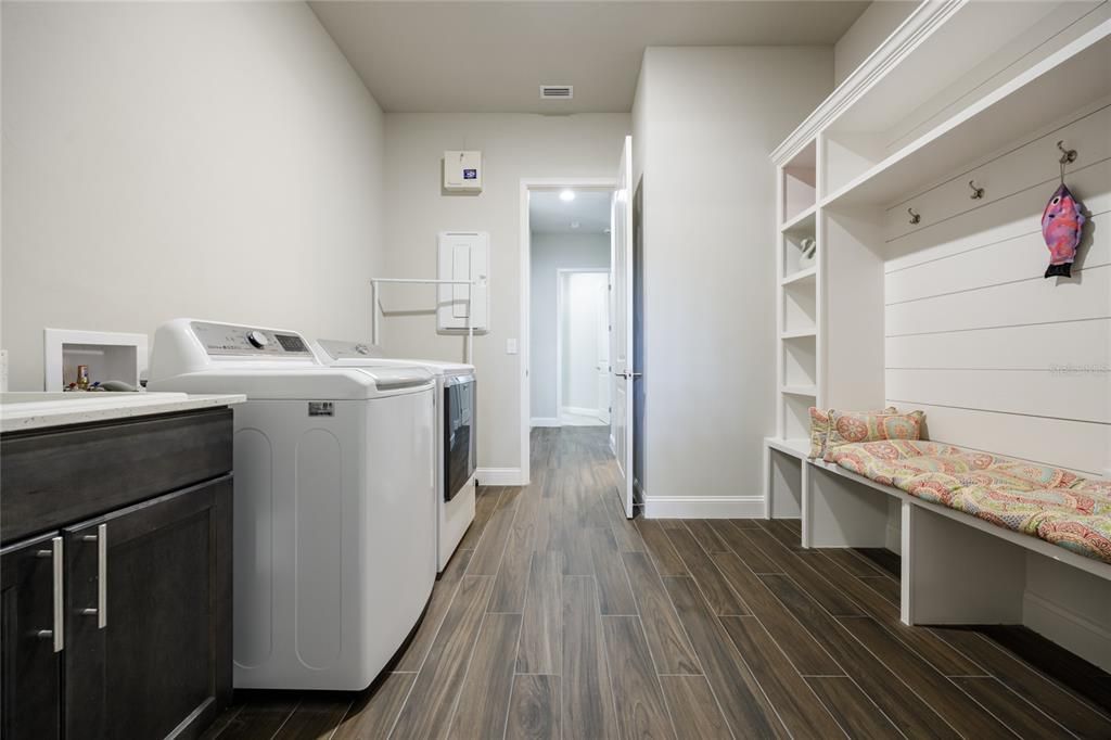 На продажу: $675,000 (3 спален, 2 ванн, 2589 Квадратных фут)