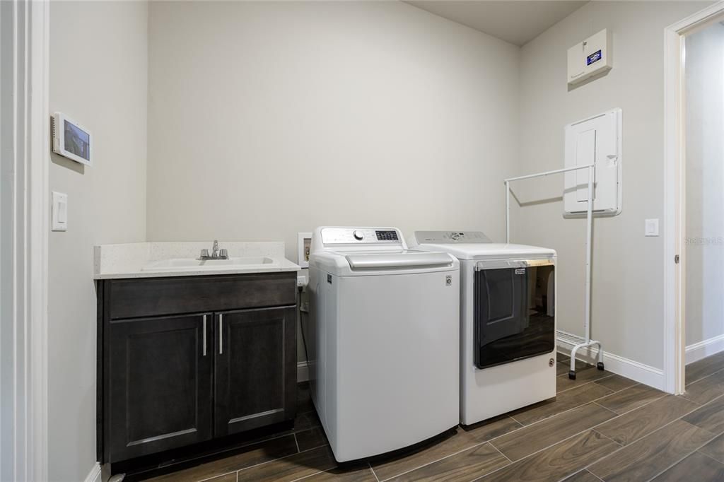 На продажу: $675,000 (3 спален, 2 ванн, 2589 Квадратных фут)