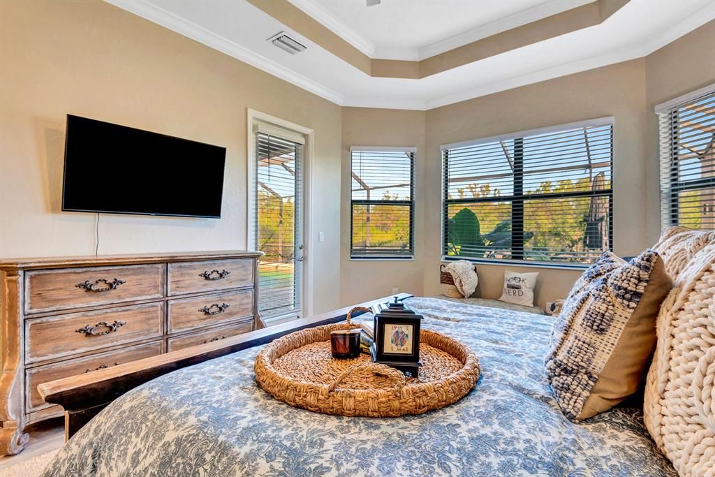 For Sale: $725,000 (4 beds, 2 baths, 2360 Square Feet)