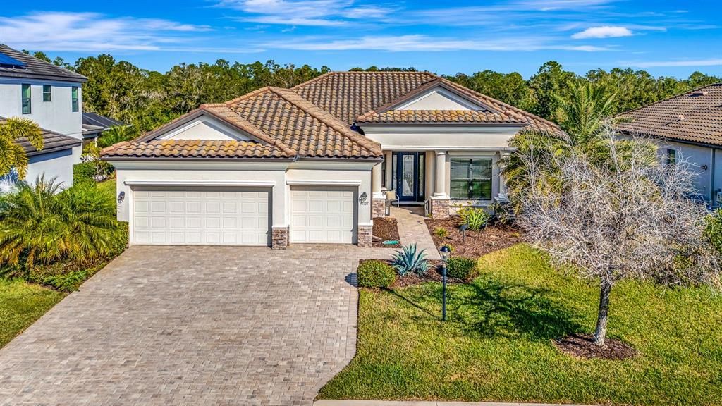 For Sale: $725,000 (4 beds, 2 baths, 2360 Square Feet)