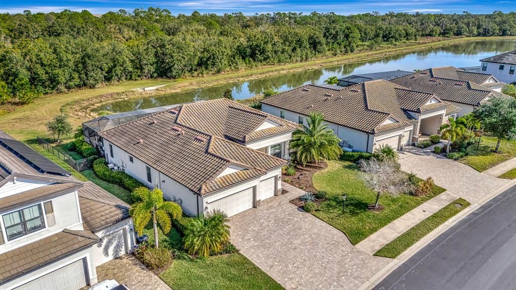 For Sale: $725,000 (4 beds, 2 baths, 2360 Square Feet)