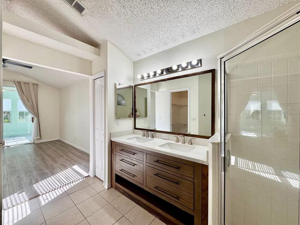 В аренду: $2,800 (4 спален, 2 ванн, 2359 Квадратных фут)