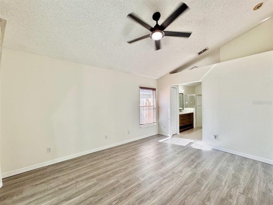 В аренду: $2,800 (4 спален, 2 ванн, 2359 Квадратных фут)