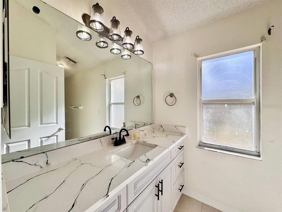 В аренду: $2,800 (4 спален, 2 ванн, 2359 Квадратных фут)