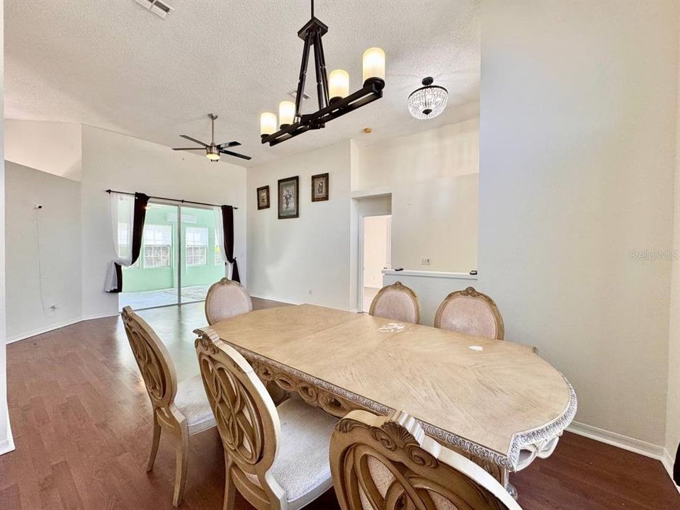 В аренду: $2,800 (4 спален, 2 ванн, 2359 Квадратных фут)