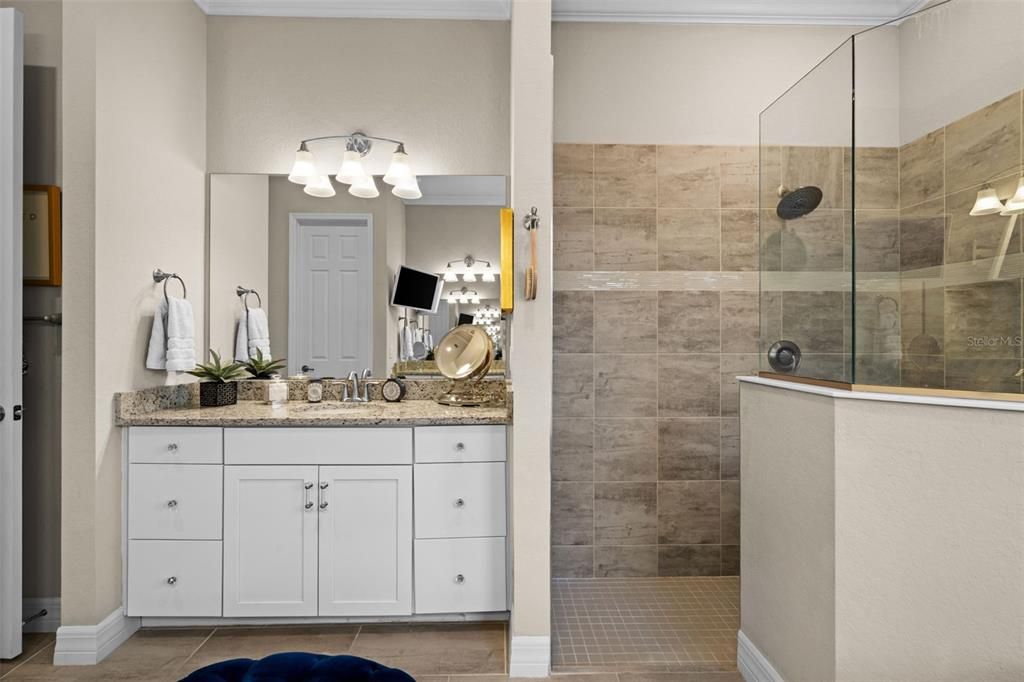 For Sale: $889,900 (4 beds, 2 baths, 2349 Square Feet)