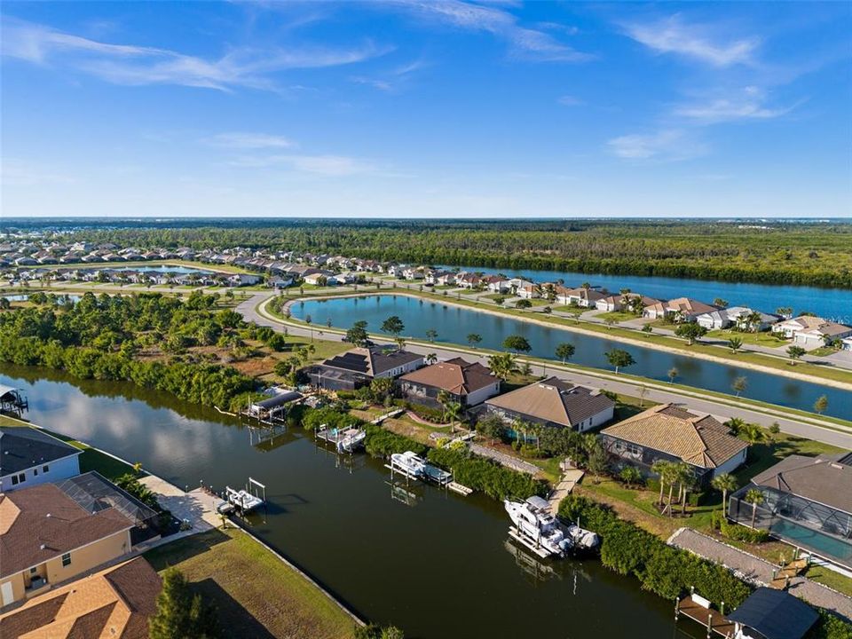 For Sale: $889,900 (4 beds, 2 baths, 2349 Square Feet)