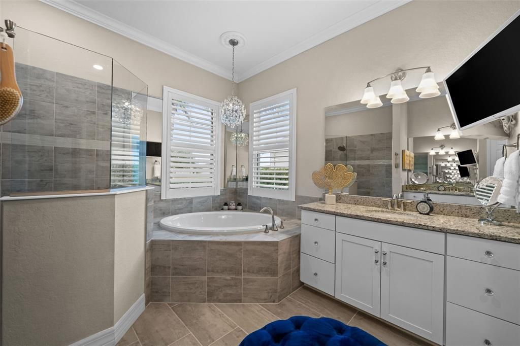 For Sale: $889,900 (4 beds, 2 baths, 2349 Square Feet)