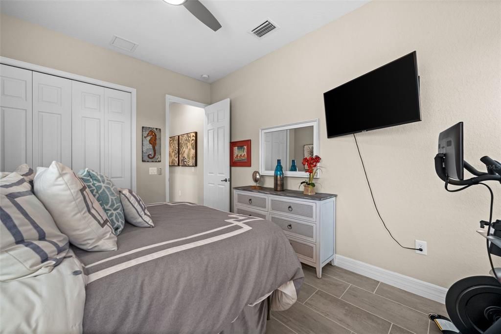 For Sale: $889,900 (4 beds, 2 baths, 2349 Square Feet)