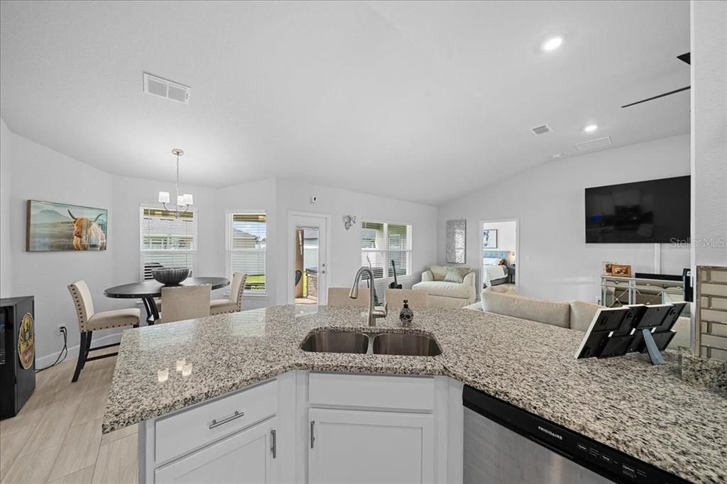 For Sale: $385,000 (4 beds, 2 baths, 2333 Square Feet)