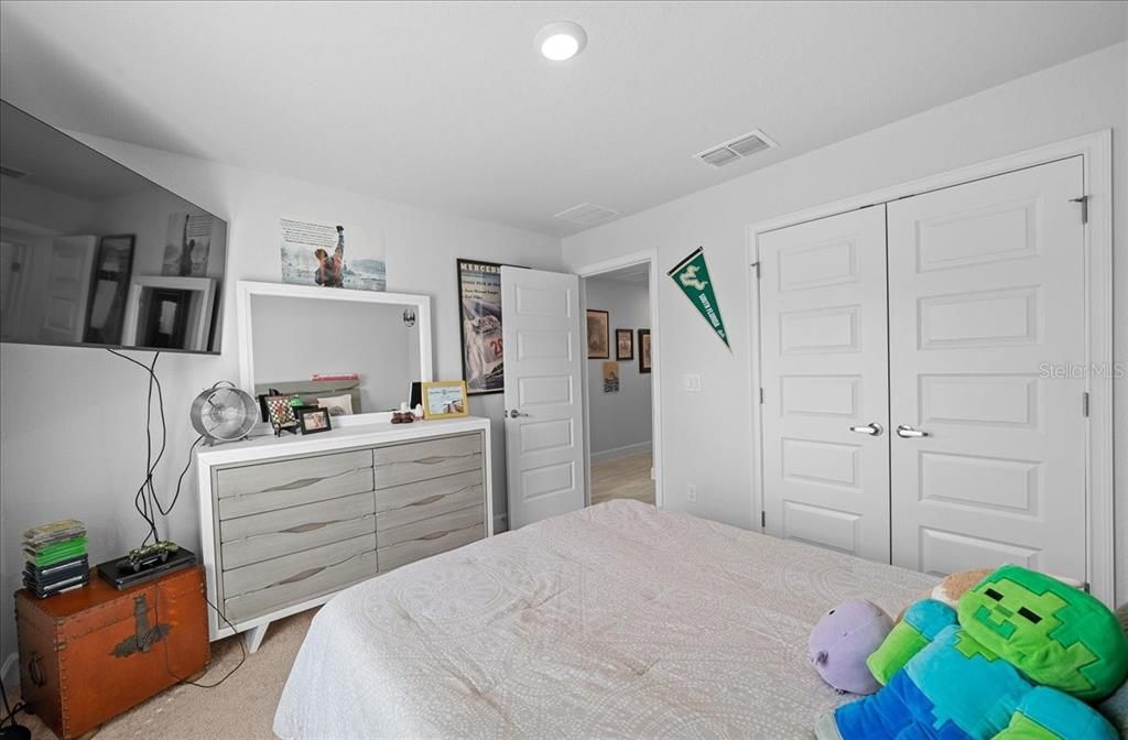 For Sale: $385,000 (4 beds, 2 baths, 2333 Square Feet)