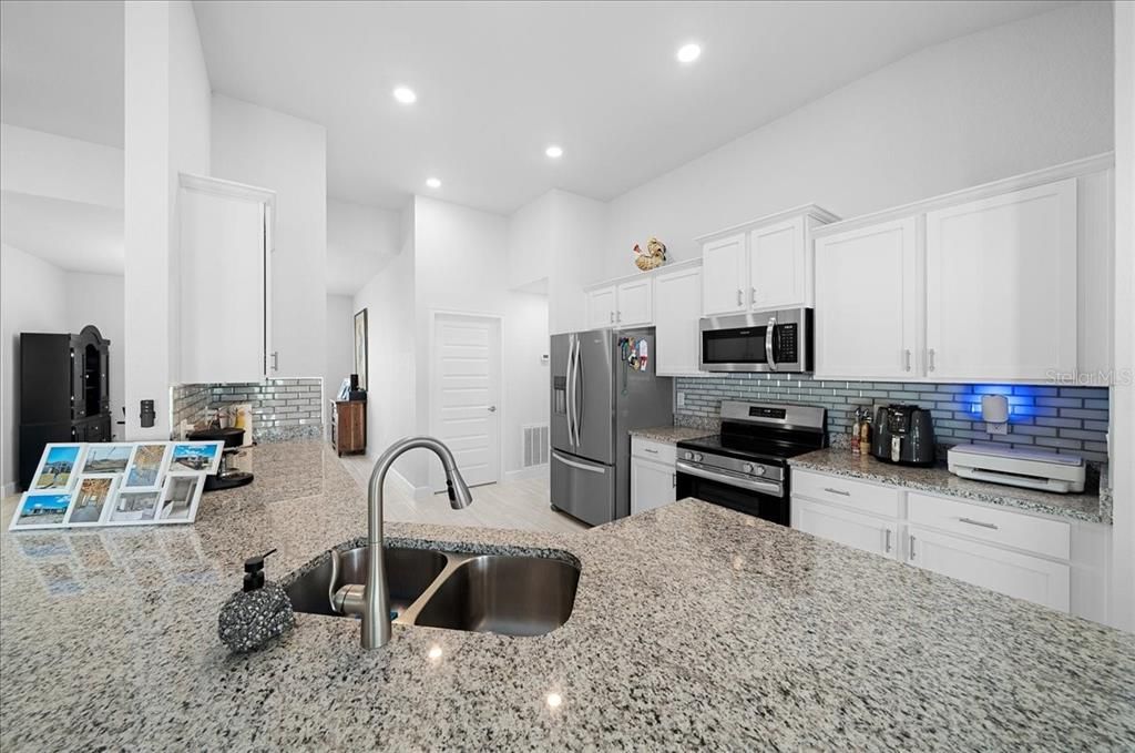 For Sale: $385,000 (4 beds, 2 baths, 2333 Square Feet)