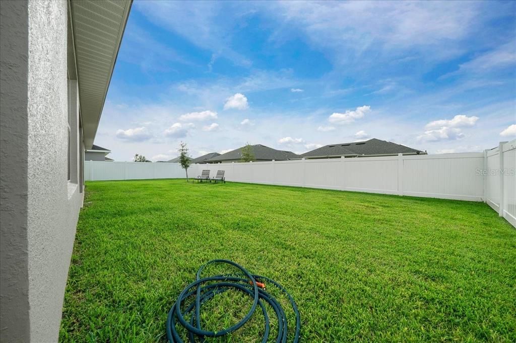 For Sale: $385,000 (4 beds, 2 baths, 2333 Square Feet)