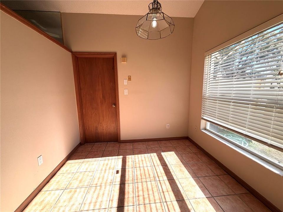 待售: $390,000 (3 贝兹, 2 浴室, 1494 平方英尺)