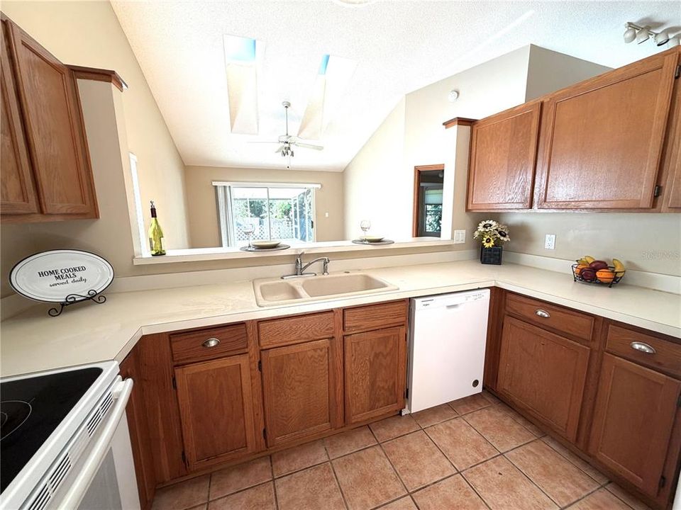 待售: $390,000 (3 贝兹, 2 浴室, 1494 平方英尺)