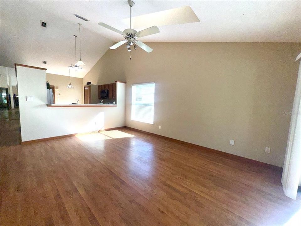 待售: $390,000 (3 贝兹, 2 浴室, 1494 平方英尺)