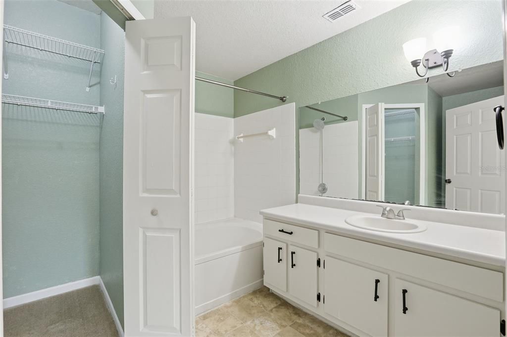 En Venta: $225,000 (2 camas, 2 baños, 1044 Pies cuadrados)