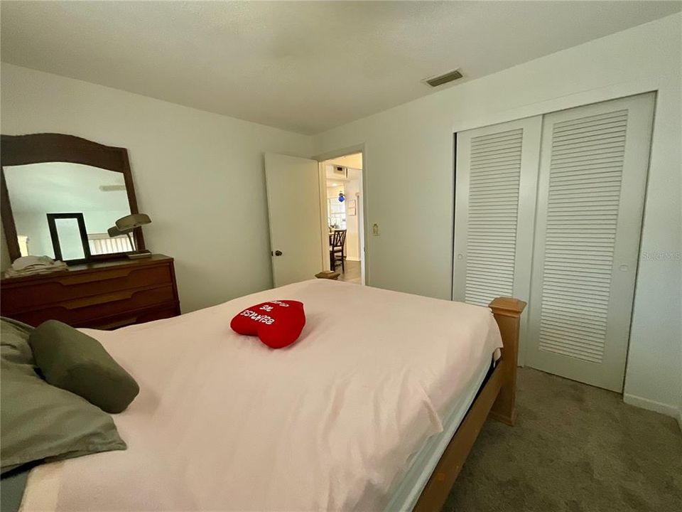 待售: $249,500 (2 贝兹, 2 浴室, 890 平方英尺)